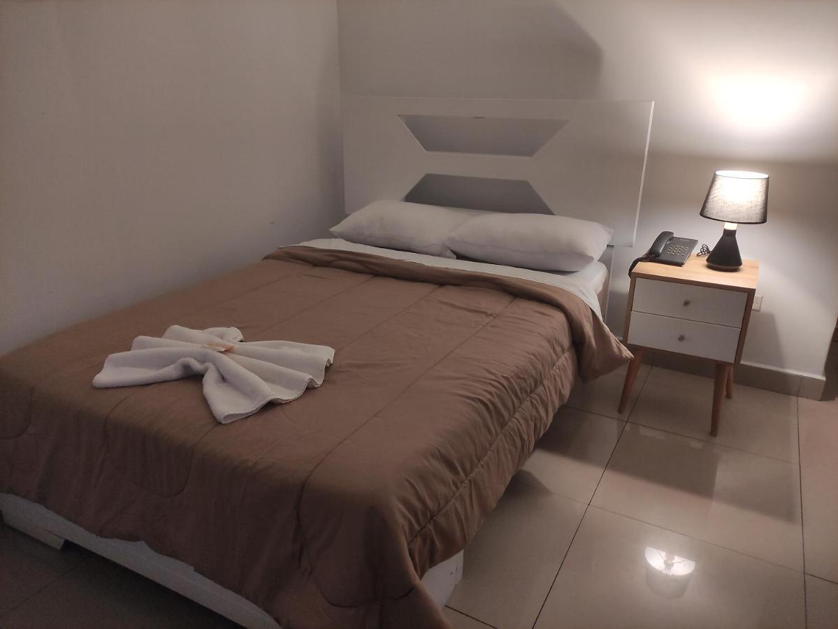 Maxy'S Inn Hotel & Suite Лима Екстериор снимка