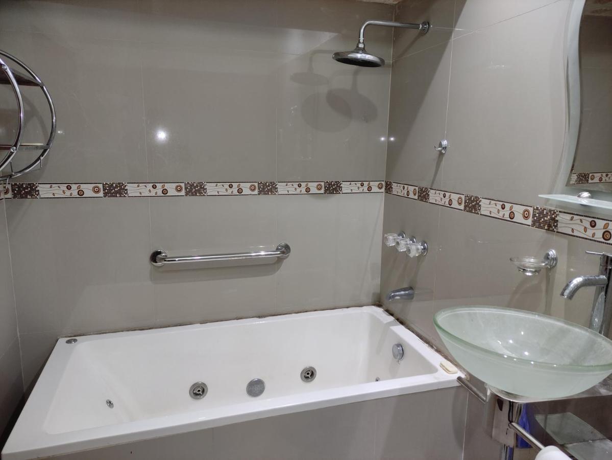 Maxy'S Inn Hotel & Suite Лима Екстериор снимка
