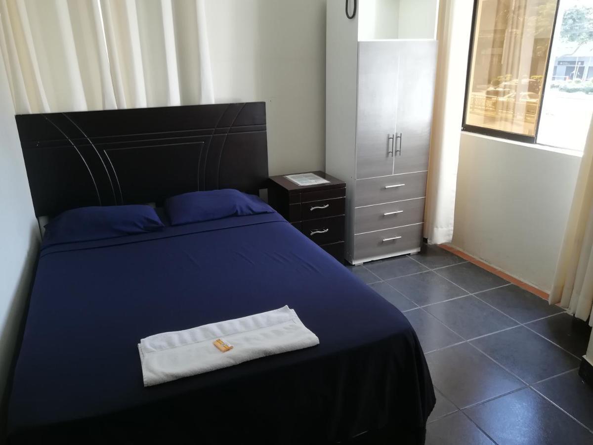 Maxy'S Inn Hotel & Suite Лима Екстериор снимка